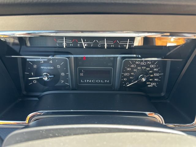 Used 2014 Lincoln Navigator 4WD w/ Equipment Group 101A image 23
