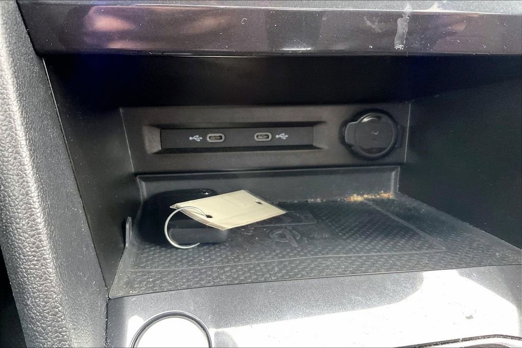 Used 2022 Volkswagen Tiguan SEL R-Line image 19