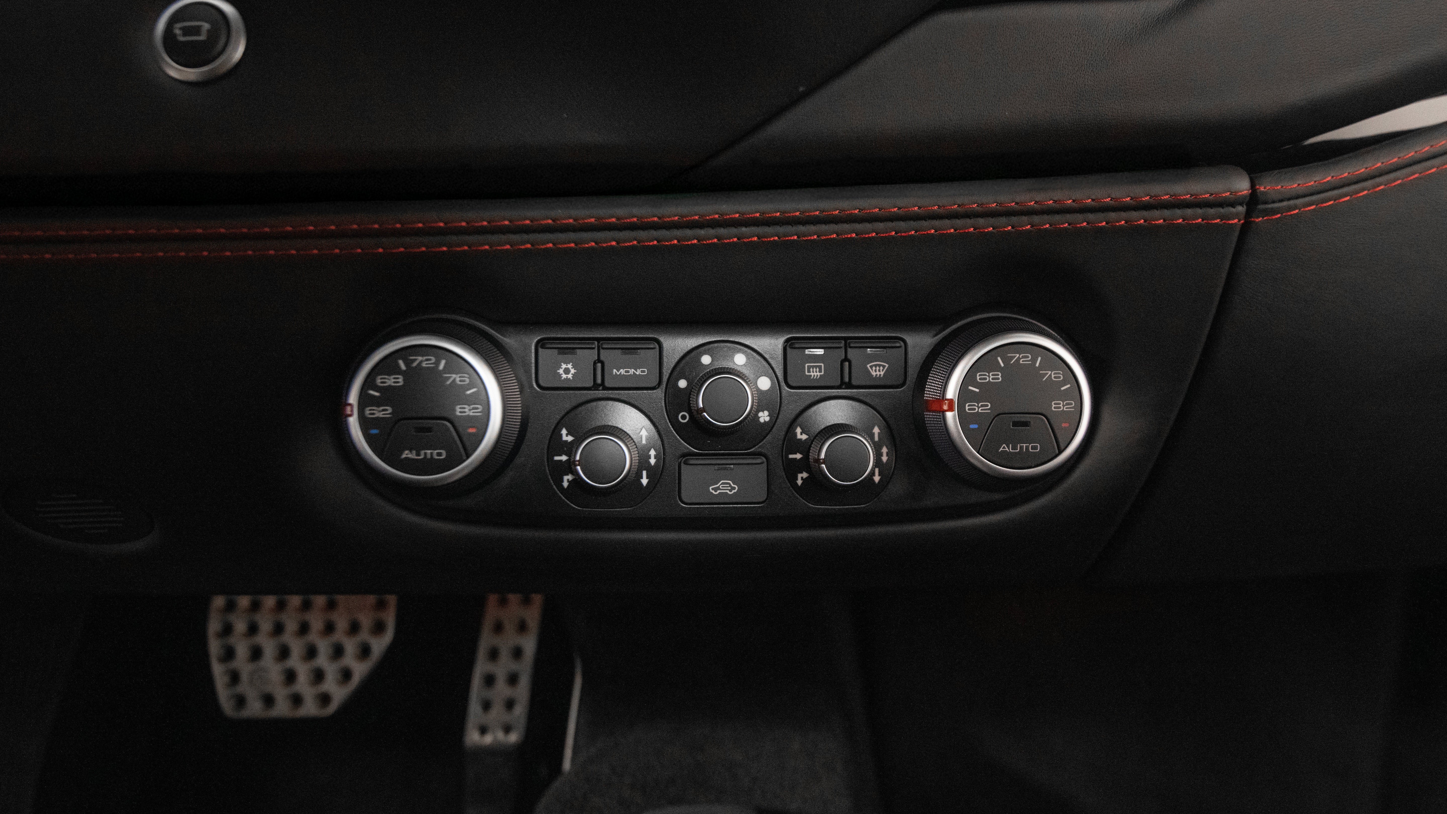 Certified 2018 Ferrari 488 GTB RWD image 35
