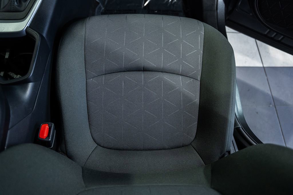 Used 2025 Toyota RAV4 XLE image 27