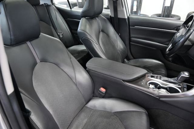 Used 2023 Toyota Camry XLE w/ Cold Weather Package image 9