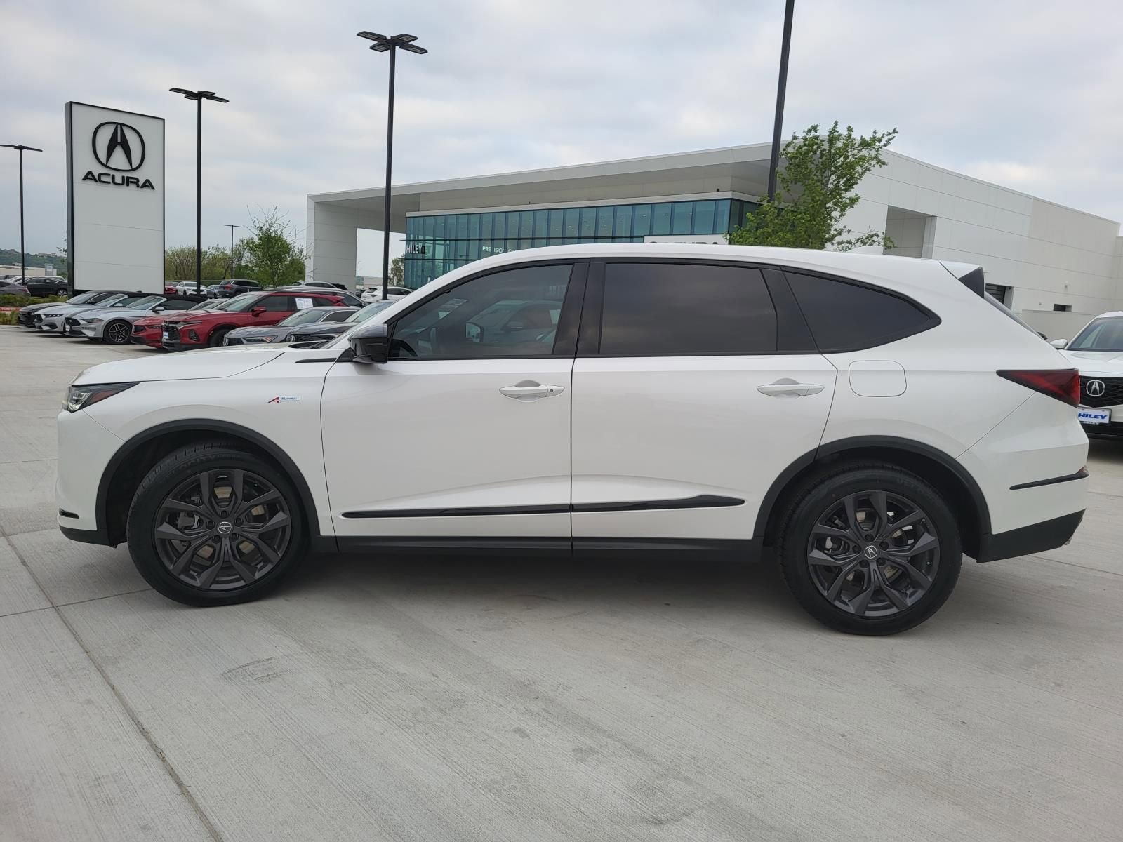 Certified 2024 Acura MDX A-Spec image 3