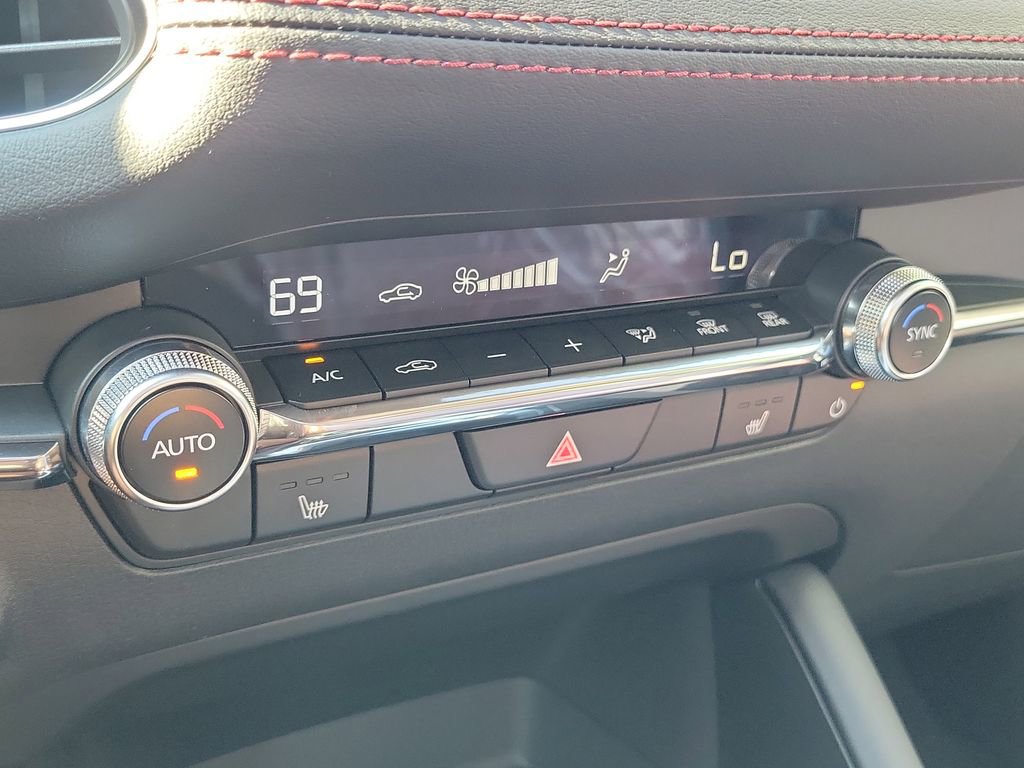 New 2026 MAZDA MAZDA3 Carbon image 25