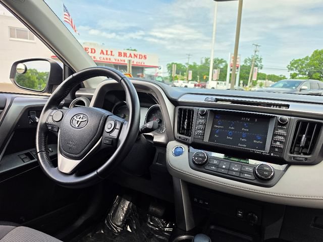 Used 2017 Toyota RAV4 XLE w/ Convenience Package AWD/4WD image 13