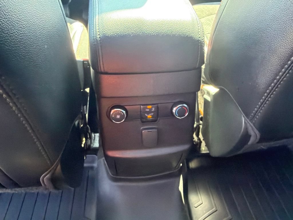 Used 2018 Ford Explorer XLT w/ Equipment Group 202A AWD/4WD image 19