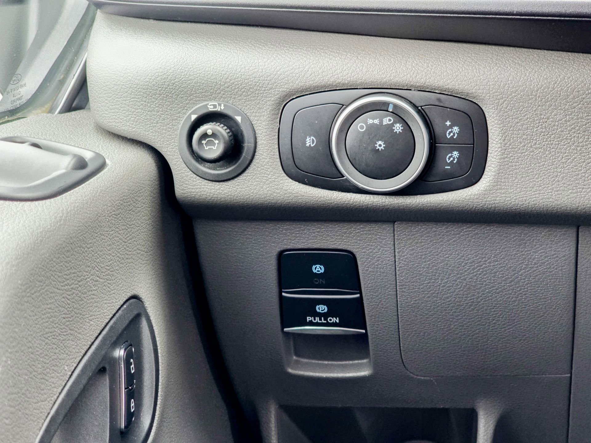 Used 2023 Ford Transit 350 XLT image 40