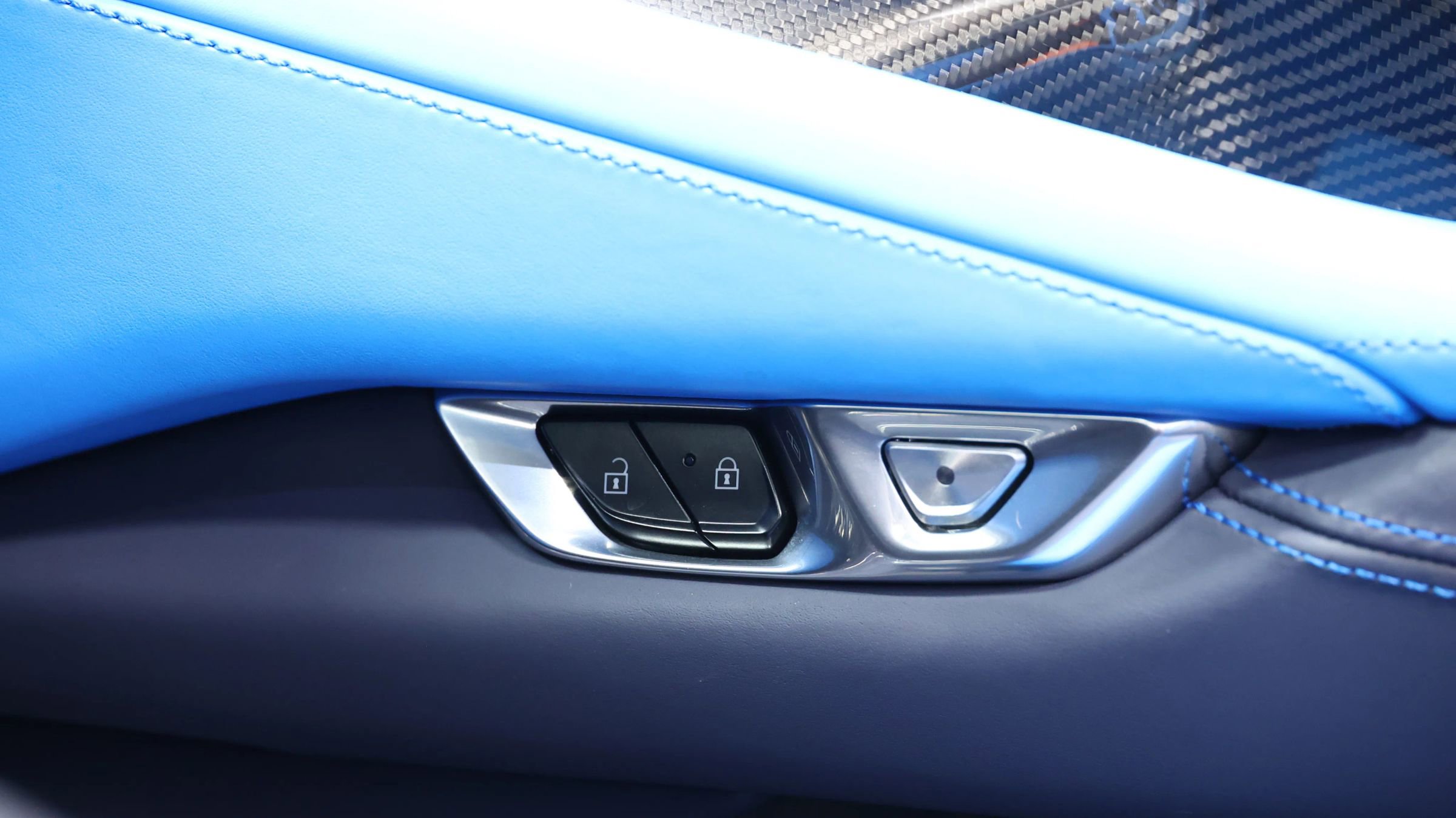 Used 2022 Chevrolet Corvette Stingray Premium Conv w/ Z51 Performance Package image 87