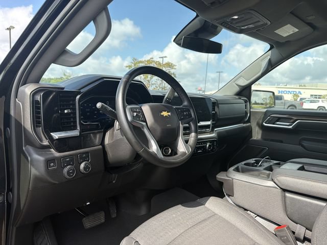Used 2025 Chevrolet Silverado 1500 LT AWD/4WD image 11