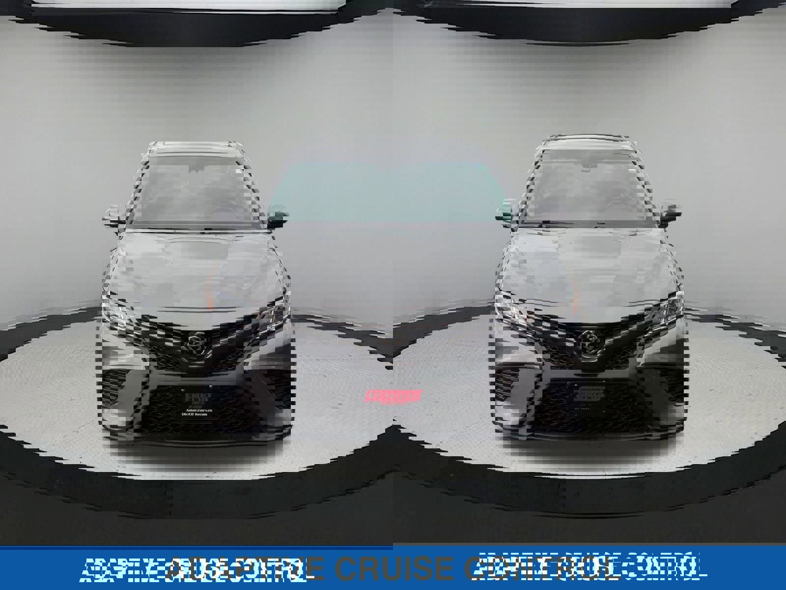 Used 2018 Toyota Camry SE w/ Moonroof Package image 9