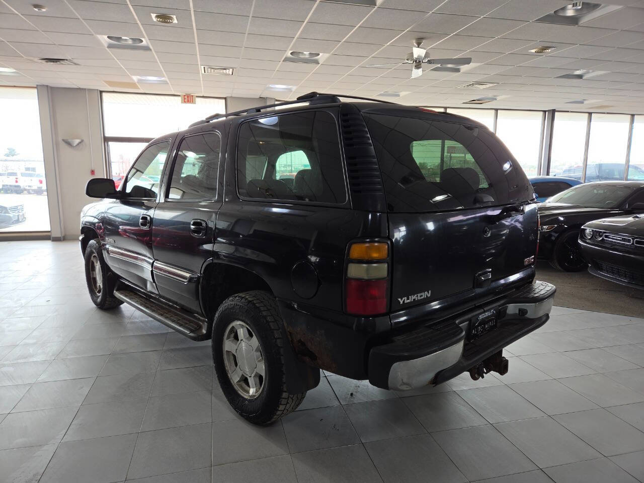 Used 2005 GMC Yukon SLT w/ SLT Preferred Equipment Group AWD/4WD image 5
