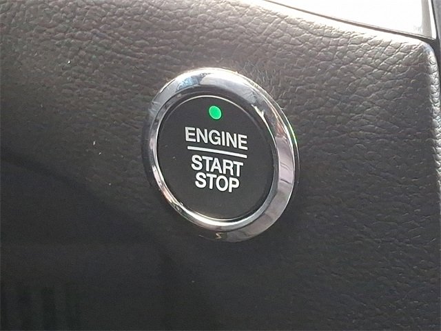 Used 2022 Ford Edge Titanium image 16