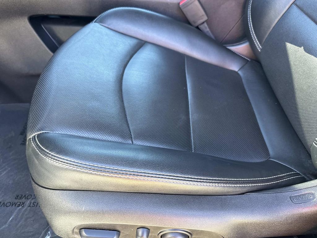 Used 2023 GMC Terrain SLT image 29