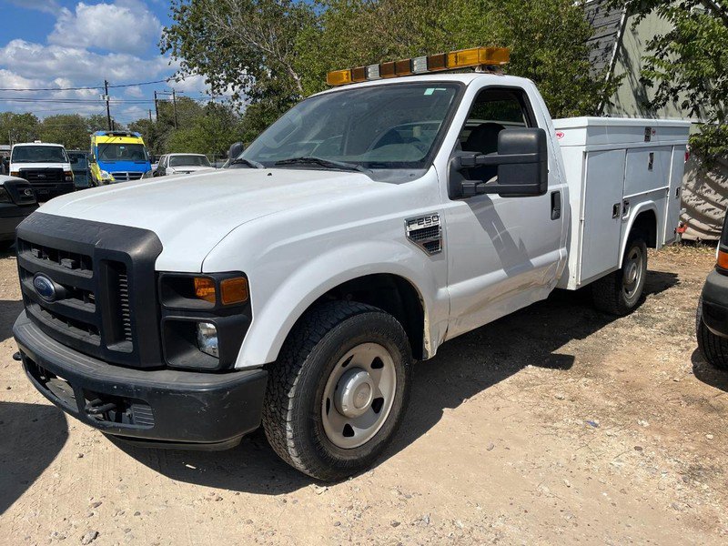 Used 2010 Ford F250 XL image 3