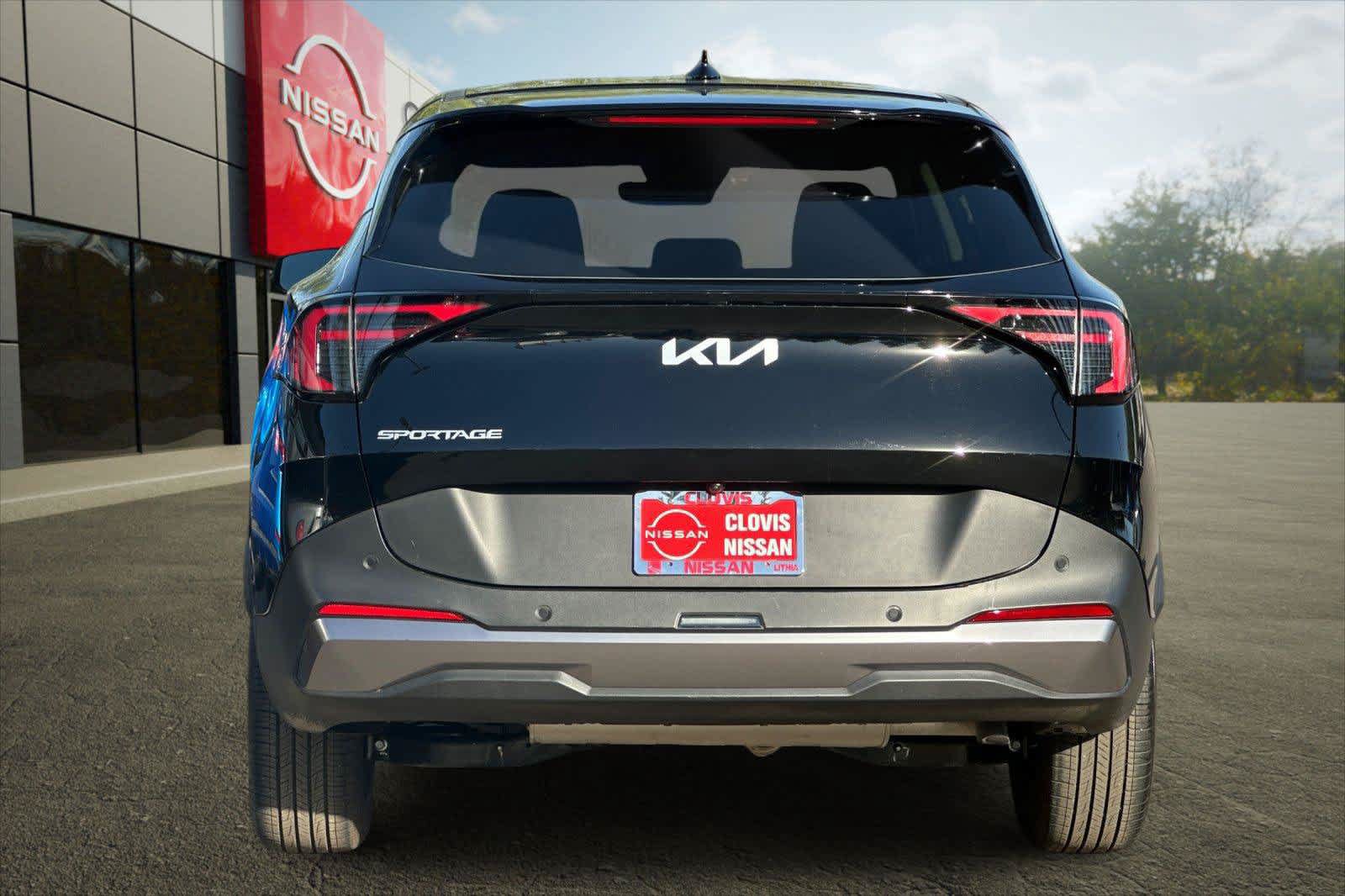 Used 2026 Kia Sportage LX FWD image 8