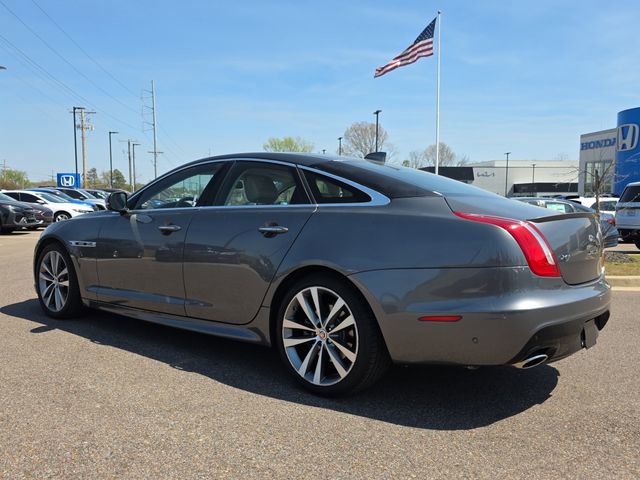 Used 2017 Jaguar XJ R-Sport image 5