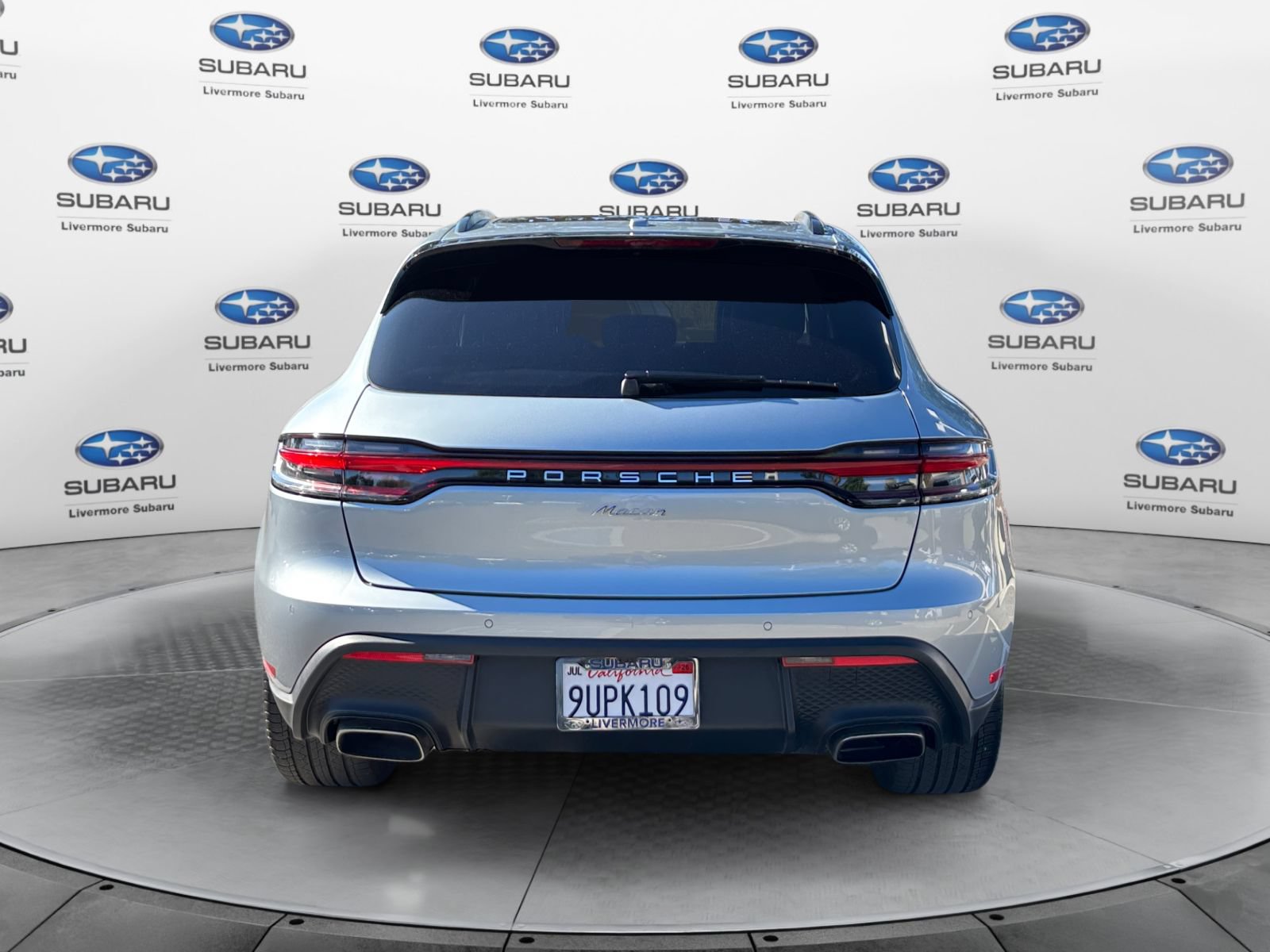 Used 2025 Porsche Macan AWD/4WD image 4