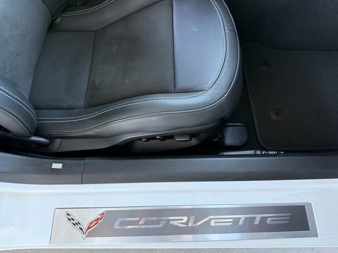 Used 2017 Chevrolet Corvette Stingray Coupe RWD image 36