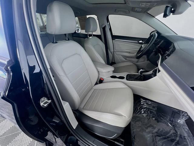 Used 2023 Volkswagen Jetta SE w/ Panoramic Sunroof Package FWD image 30