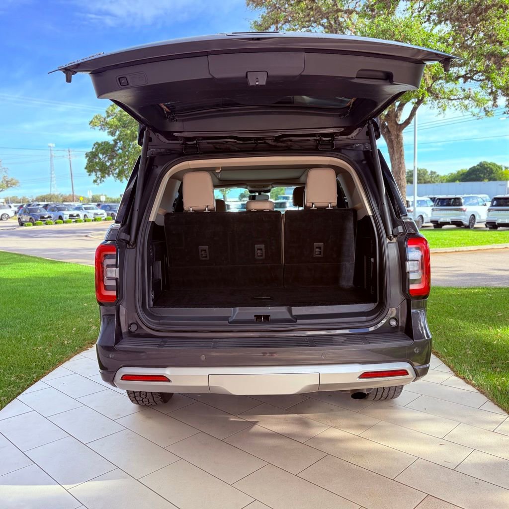 Used 2024 Ford Expedition Limited image 36