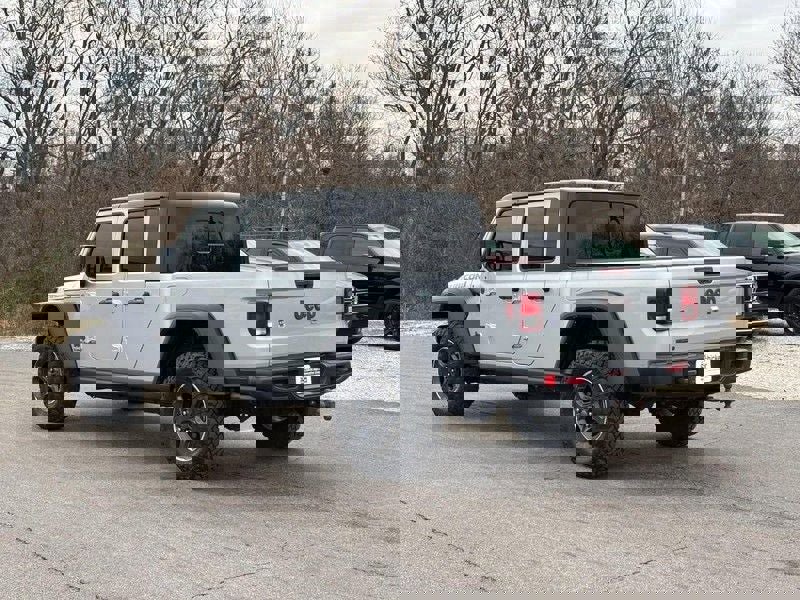 Used 2022 Jeep Gladiator Rubicon w/ Cold Weather Group image 6