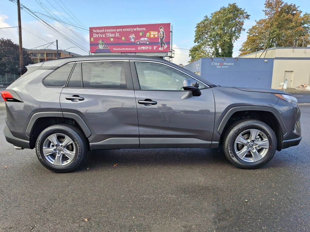 Used 2025 Toyota RAV4 XLE image 10