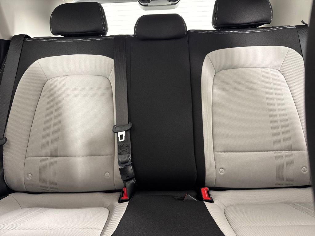 Certified 2025 Hyundai Venue SEL image 28