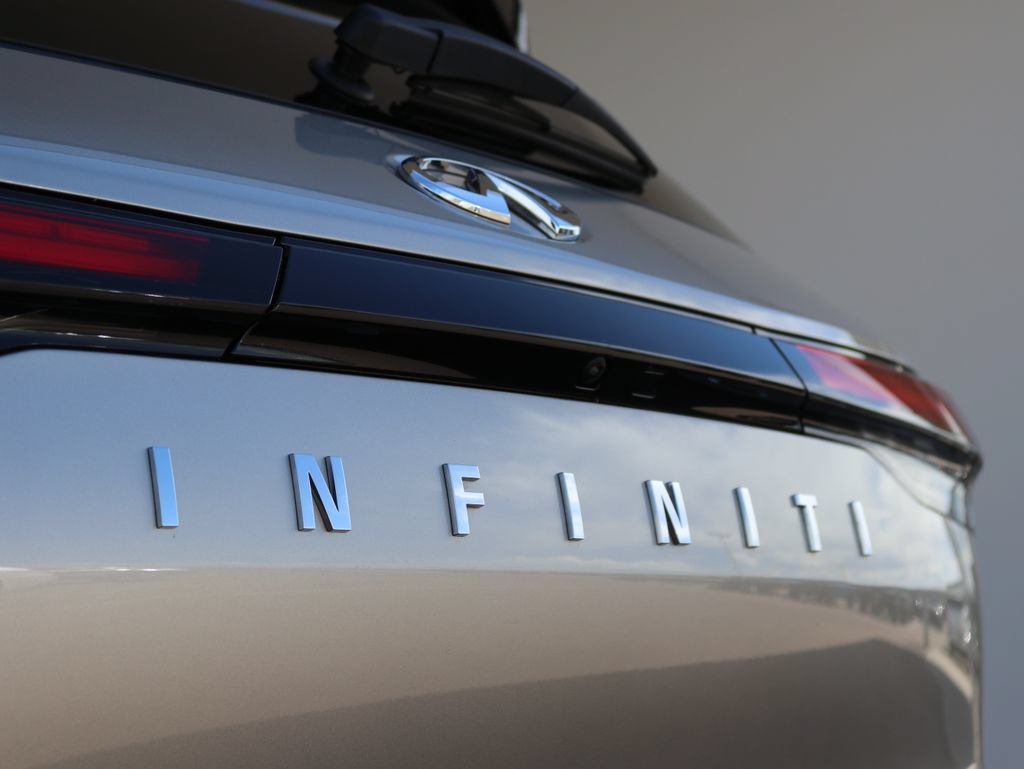 Certified 2023 INFINITI QX60 Luxe AWD/4WD image 38