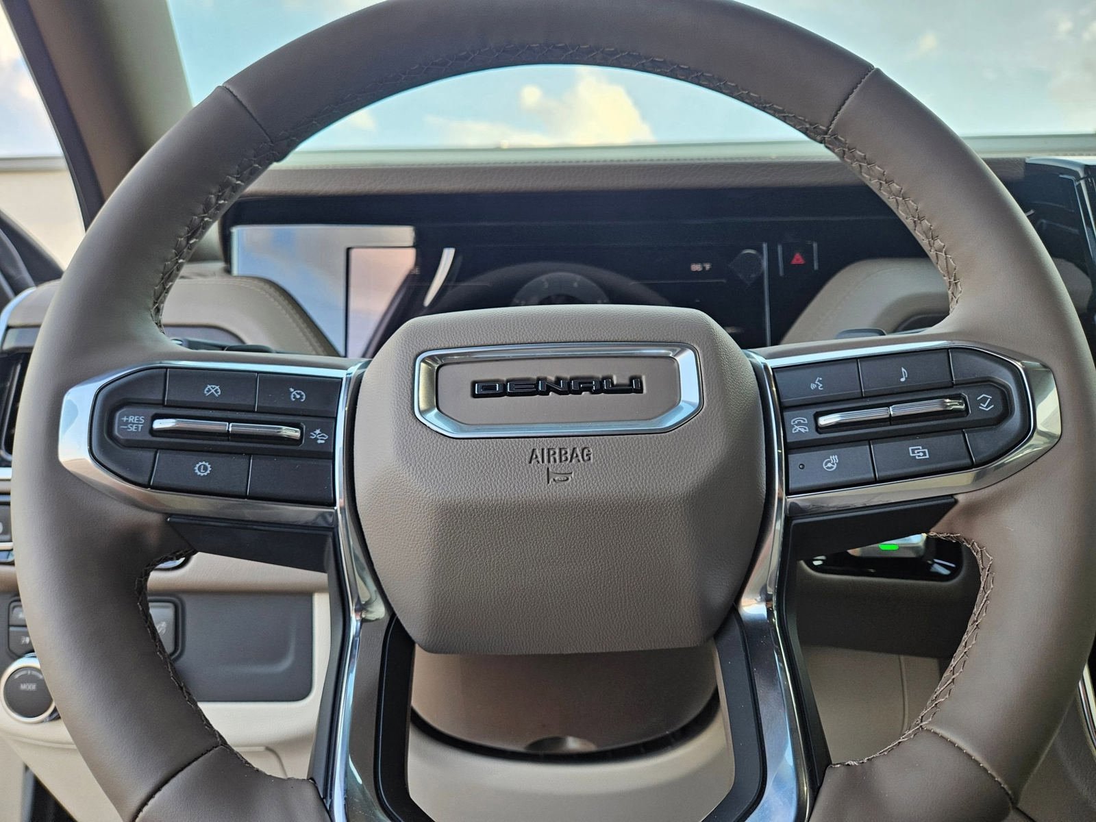 New 2026 GMC Yukon Denali AWD/4WD image 11