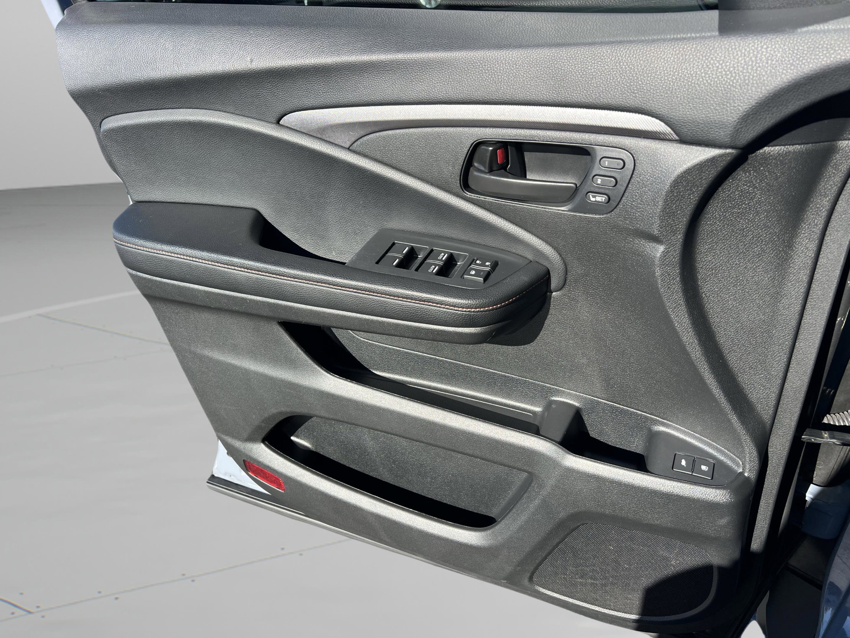 Certified 2022 Honda Pilot TrailSport image 27