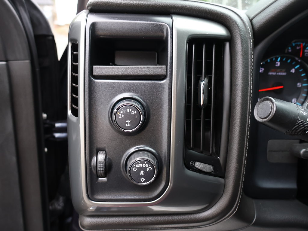 Used 2018 Chevrolet Silverado 1500 LTZ Z71 w/ Centennial Edition AWD/4WD image 40