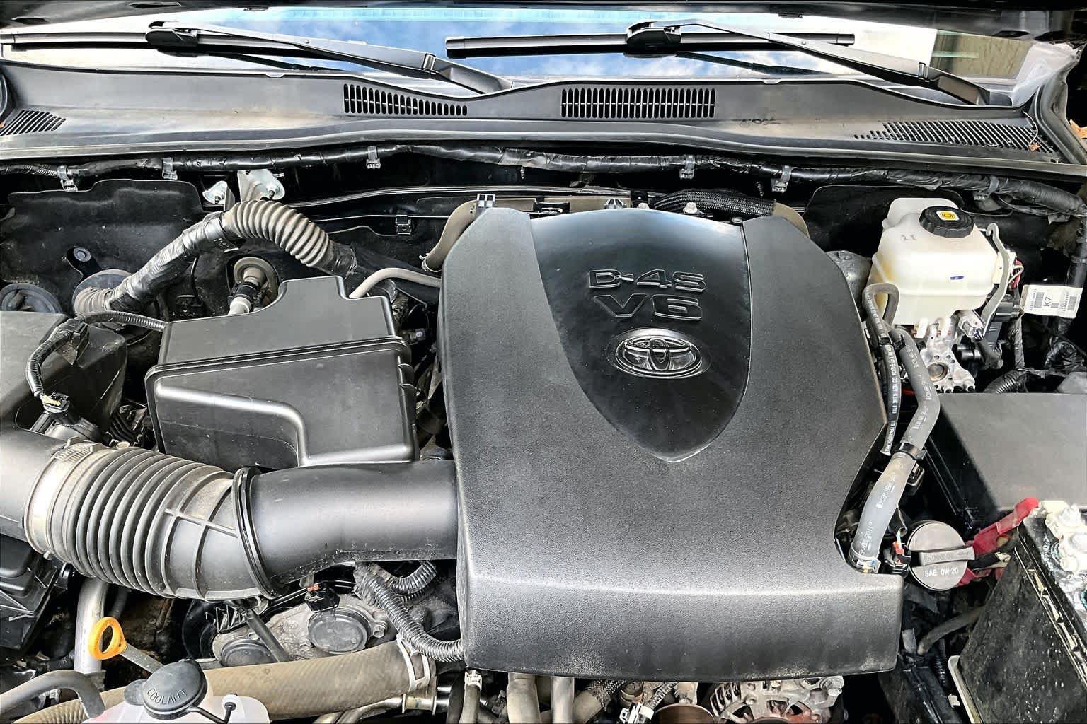 Used 2023 Toyota Tacoma TRD Off-Road AWD/4WD image 32