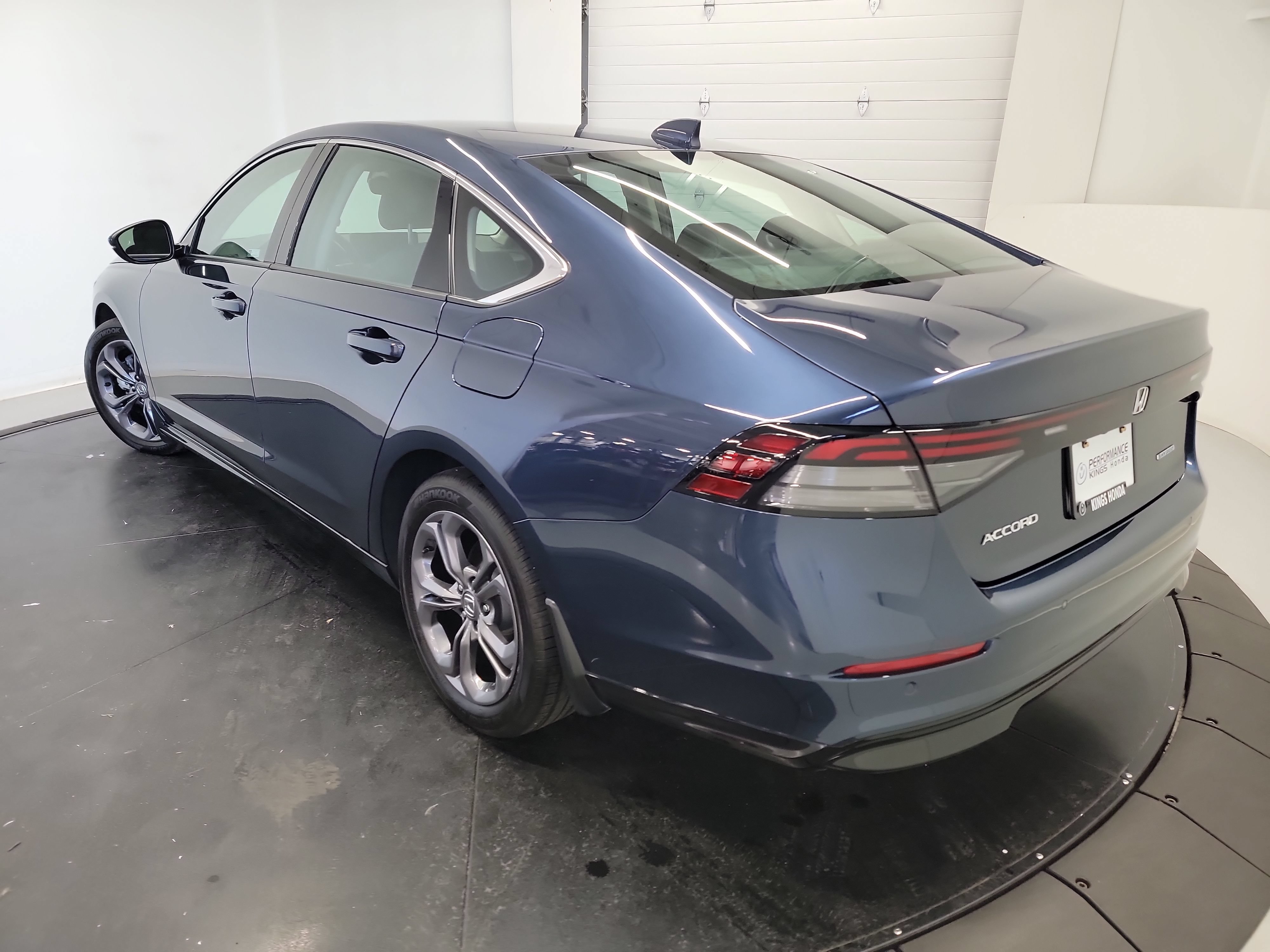 Used 2025 Honda Accord EX-L image 6