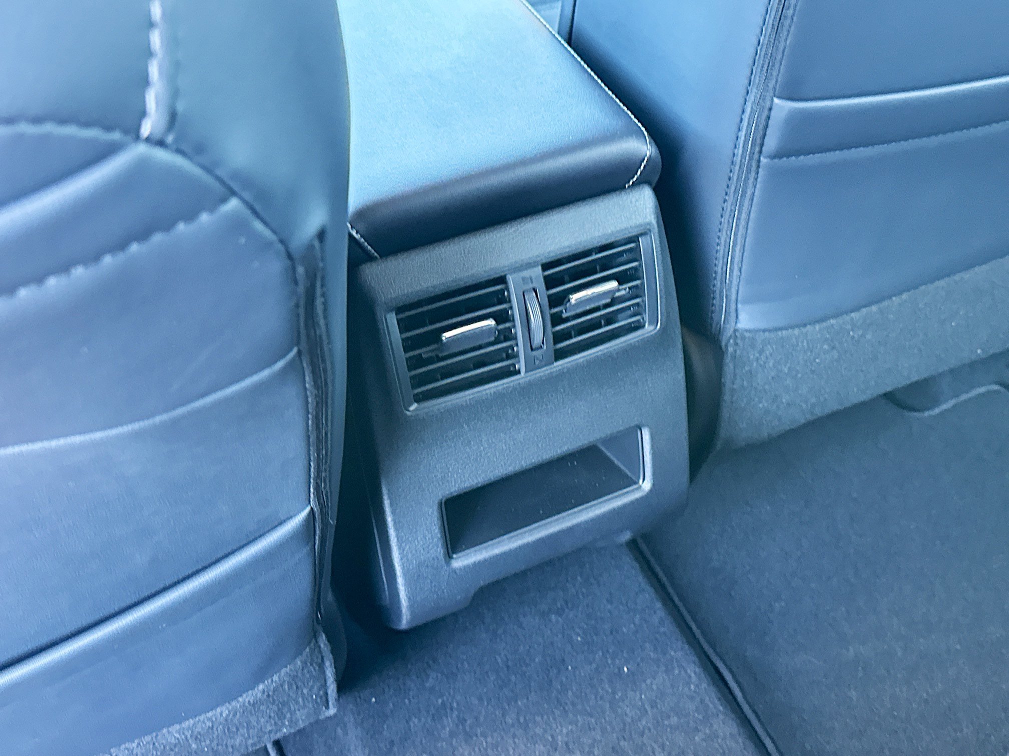 New 2025 Mitsubishi Outlander SE image 19