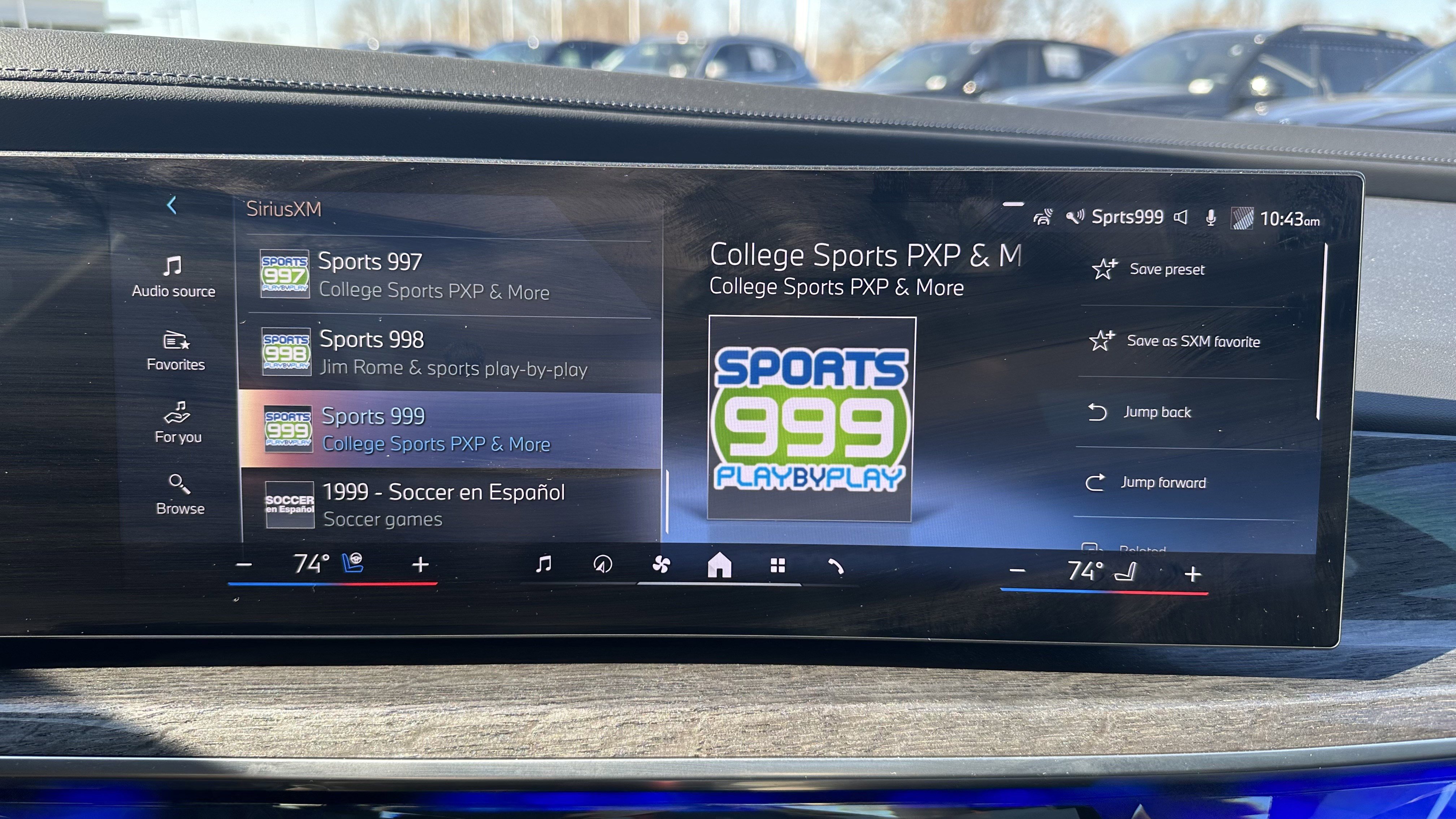 Used 2024 BMW i7 xDrive60 image 24