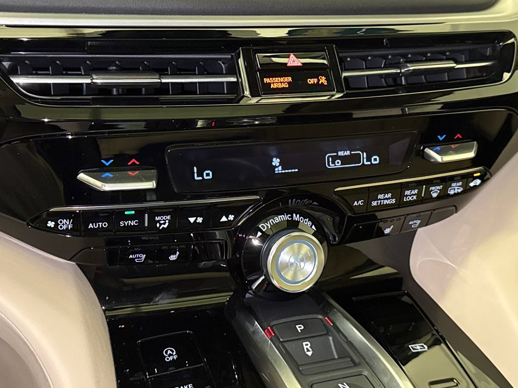 Used 2025 Acura MDX w/ Technology Package FWD image 29
