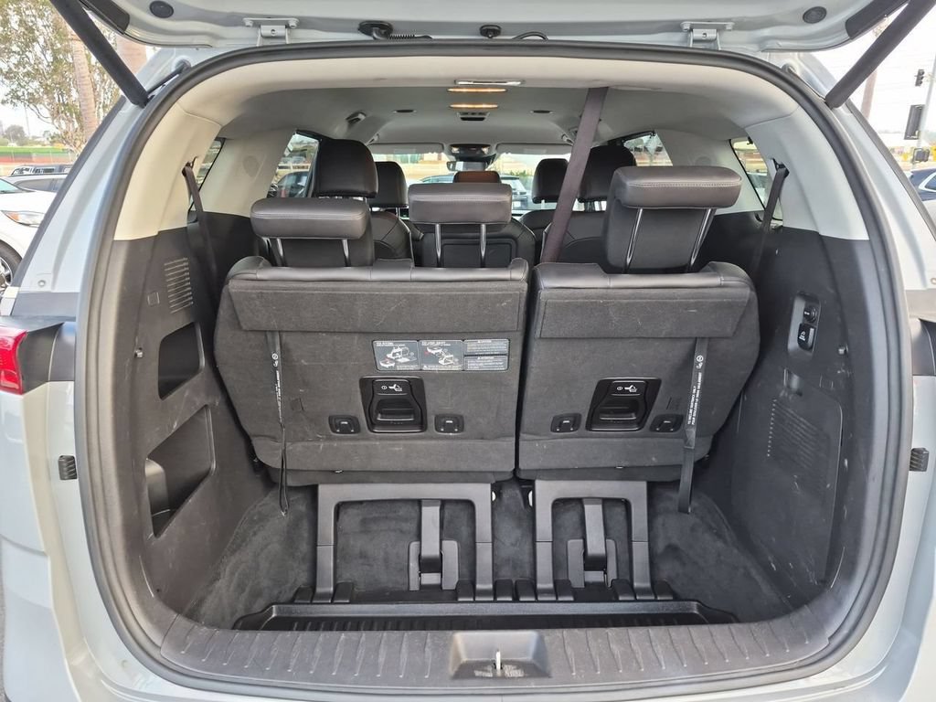 Certified 2023 Kia Carnival SX FWD image 26