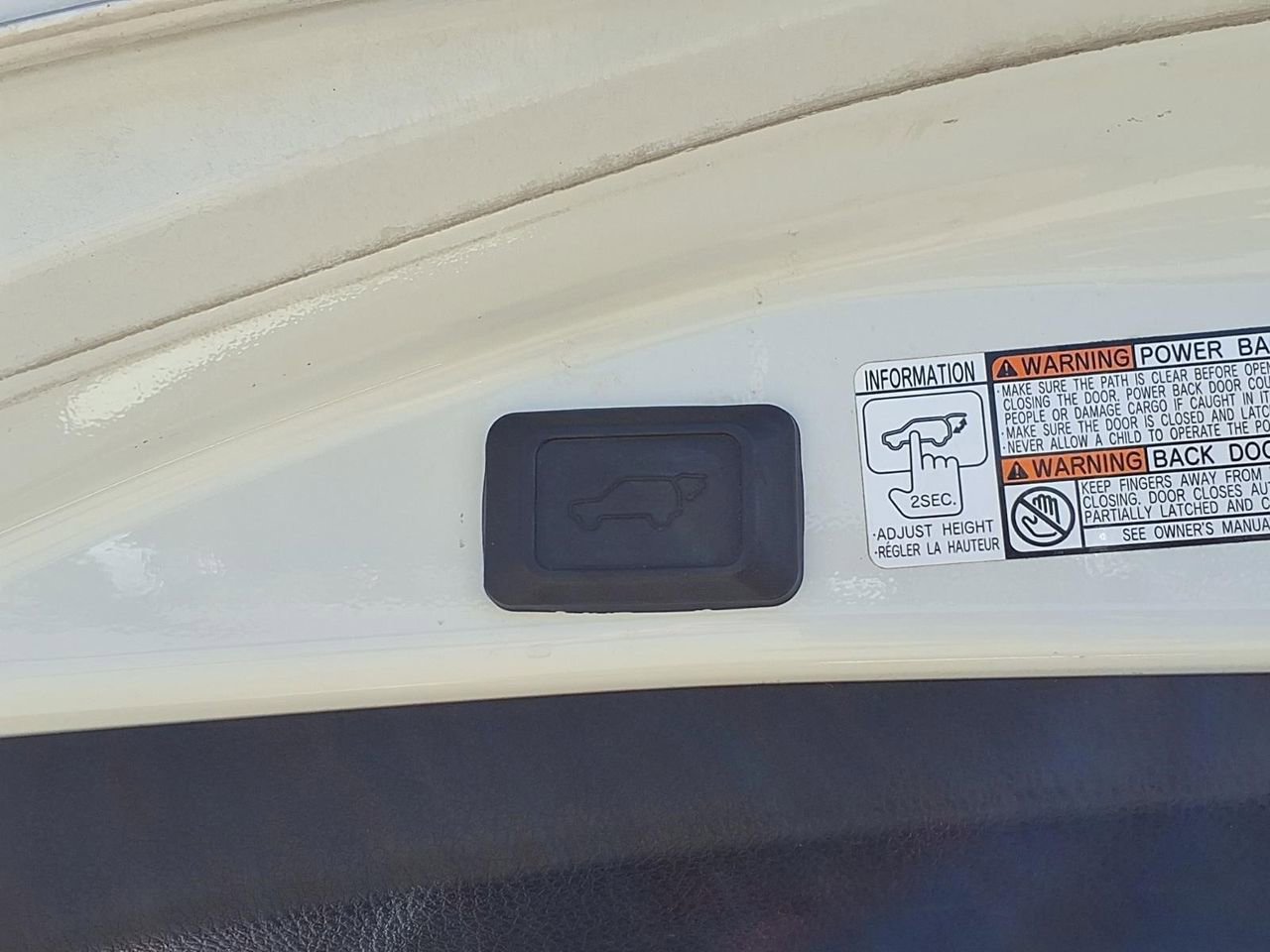 Used 2018 Toyota RAV4 XLE AWD/4WD image 7
