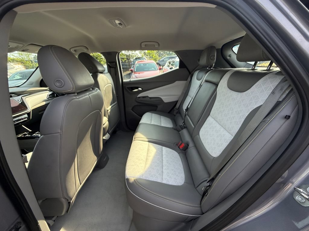 Used 2023 Chevrolet Bolt EUV Premier FWD image 23
