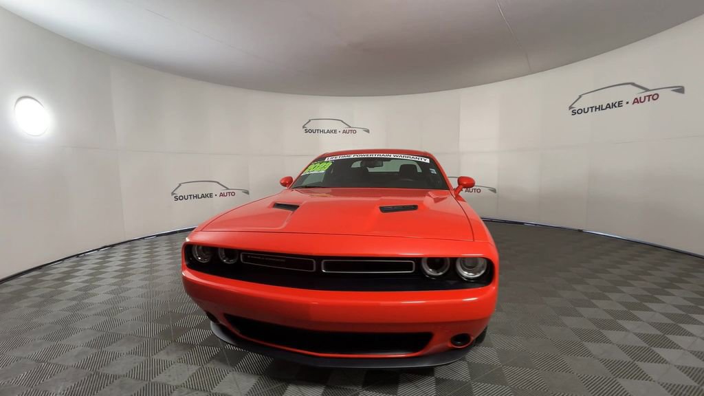 Used 2023 Dodge Challenger SXT image 3