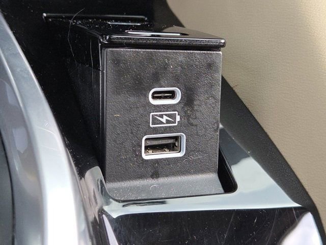 Used 2023 Acura MDX SH-AWD w/ Technology Package image 18