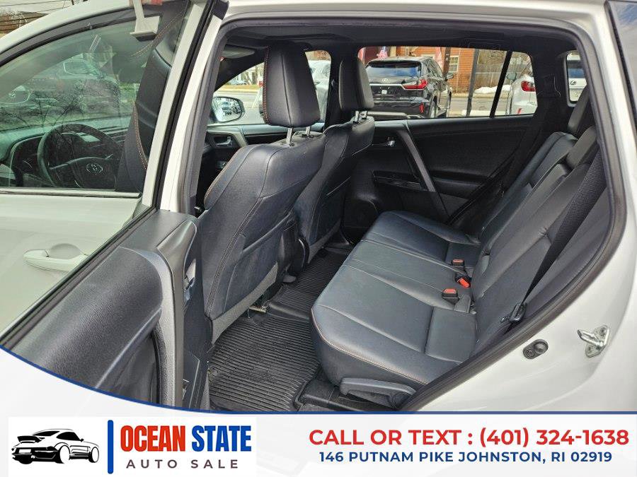 Used 2017 Toyota RAV4 SE image 10