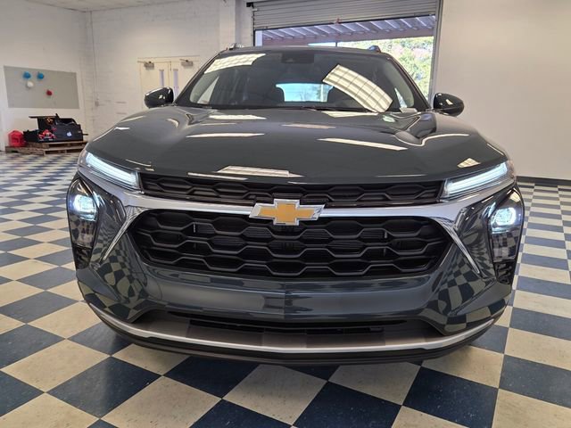 New 2026 Chevrolet Trax LT w/ Driver Confidence Package image 2