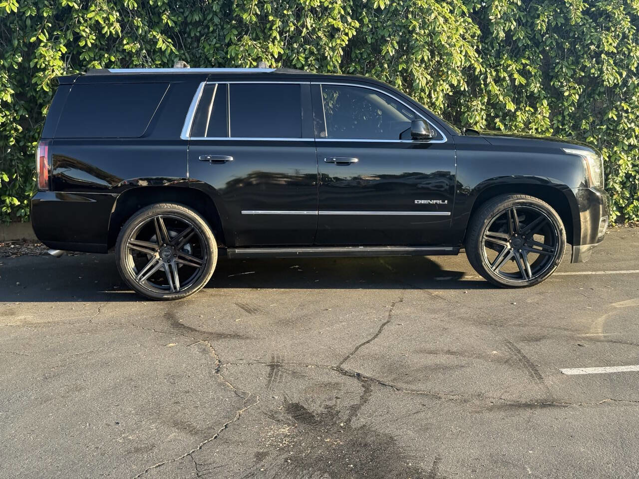 Used 2015 GMC Yukon Denali w/ Touring Package AWD/4WD image 7