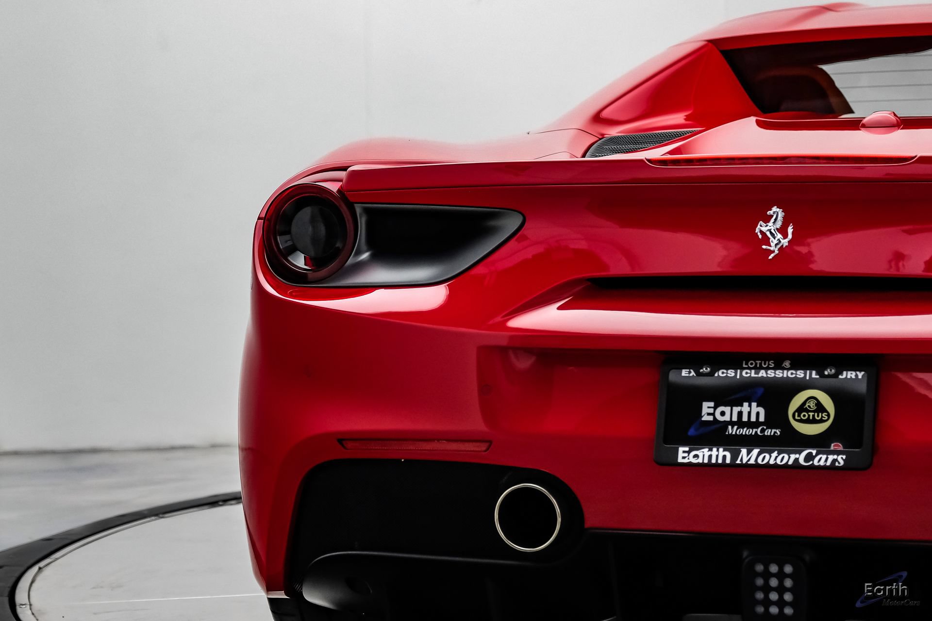 Used 2018 Ferrari 488 Spider RWD image 18