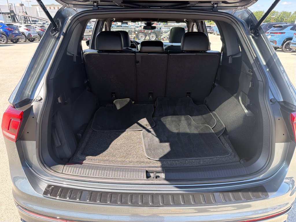 Certified 2023 Volkswagen Tiguan SE R-Line AWD/4WD image 28