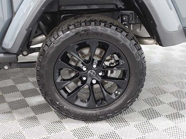 Used 2025 Jeep Gladiator Sport AWD/4WD image 16