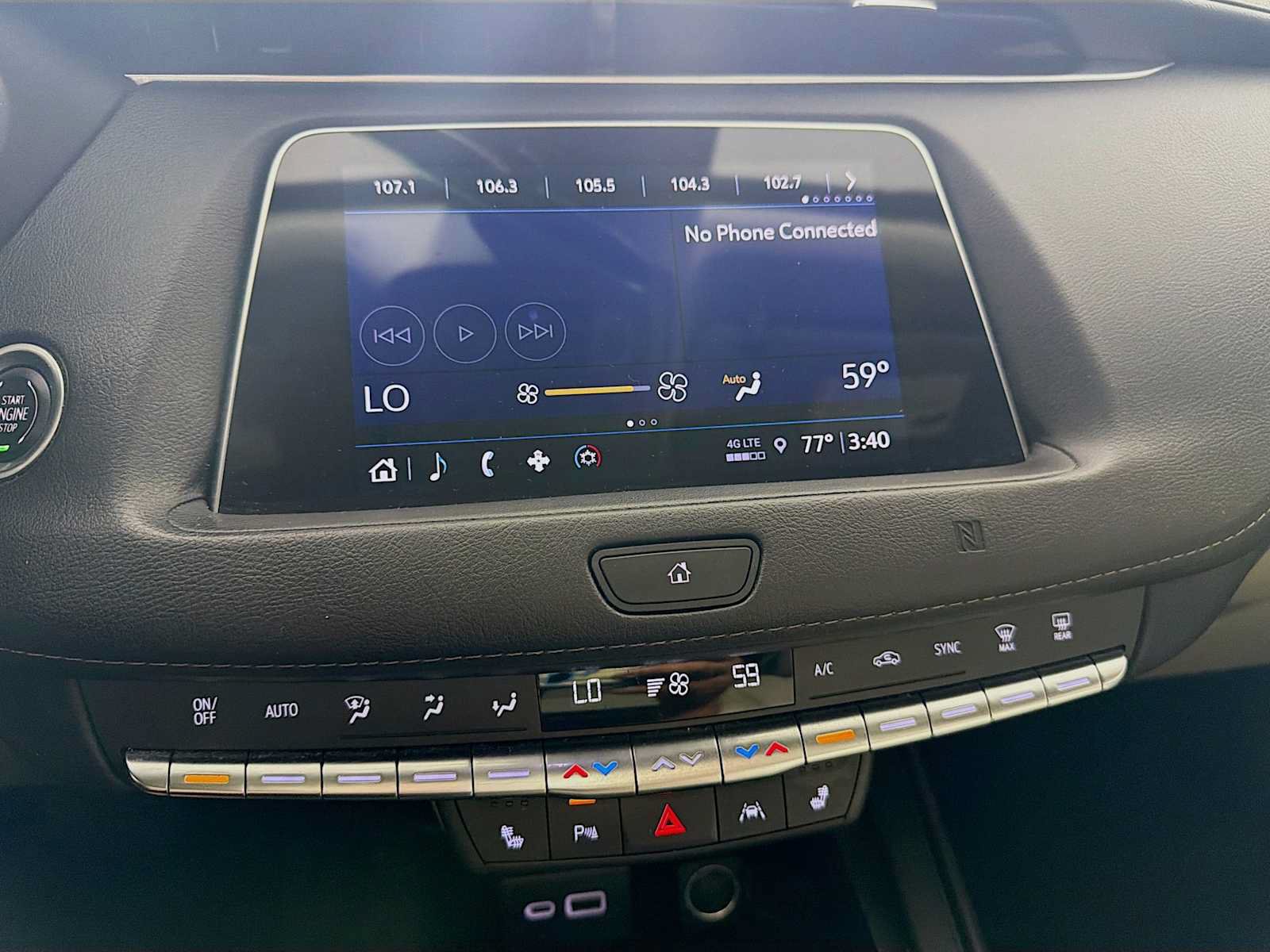 Used 2021 Cadillac XT4 Luxury w/ Cold Weather Package AWD/4WD image 13