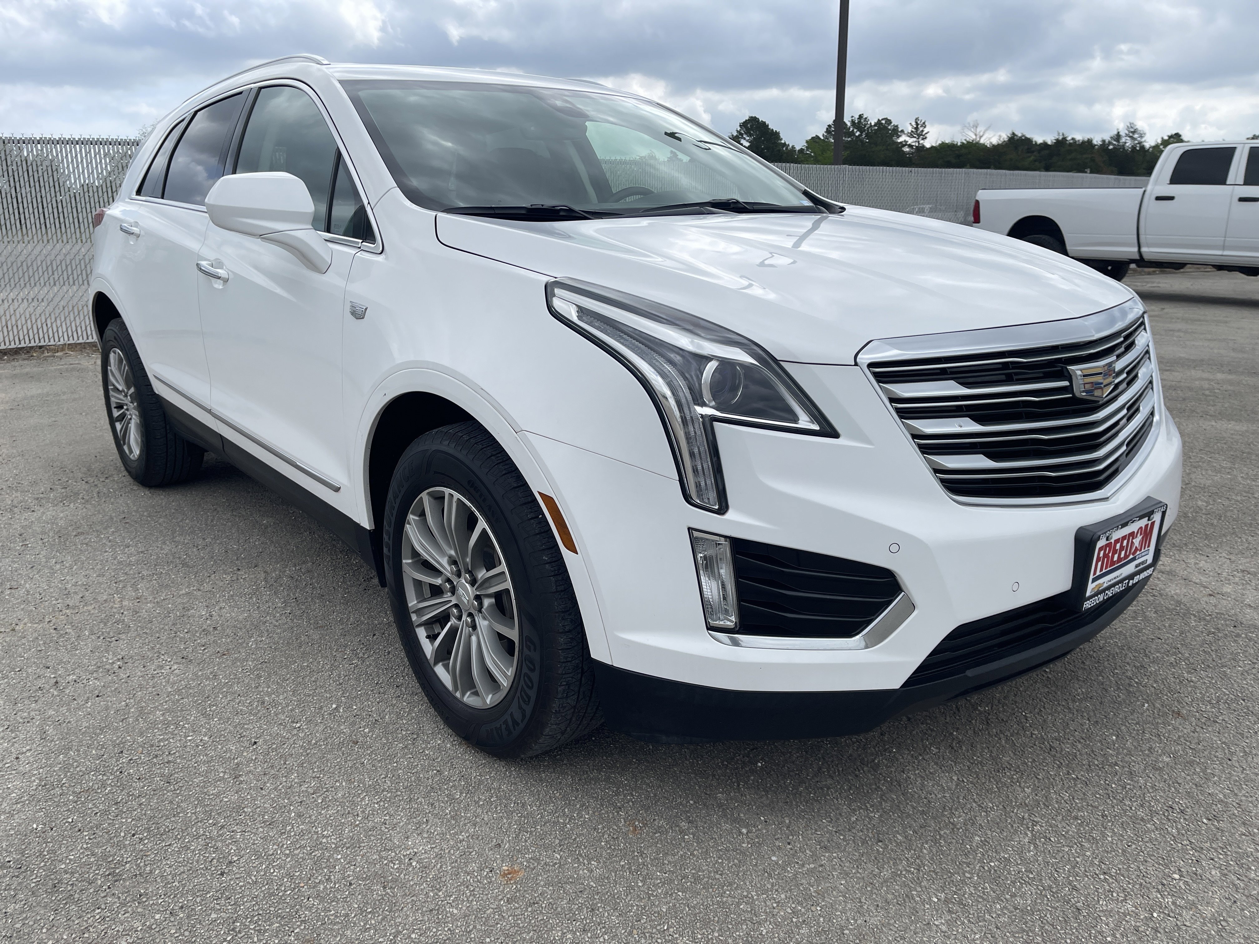 Used 2019 Cadillac XT5 Luxury image 2