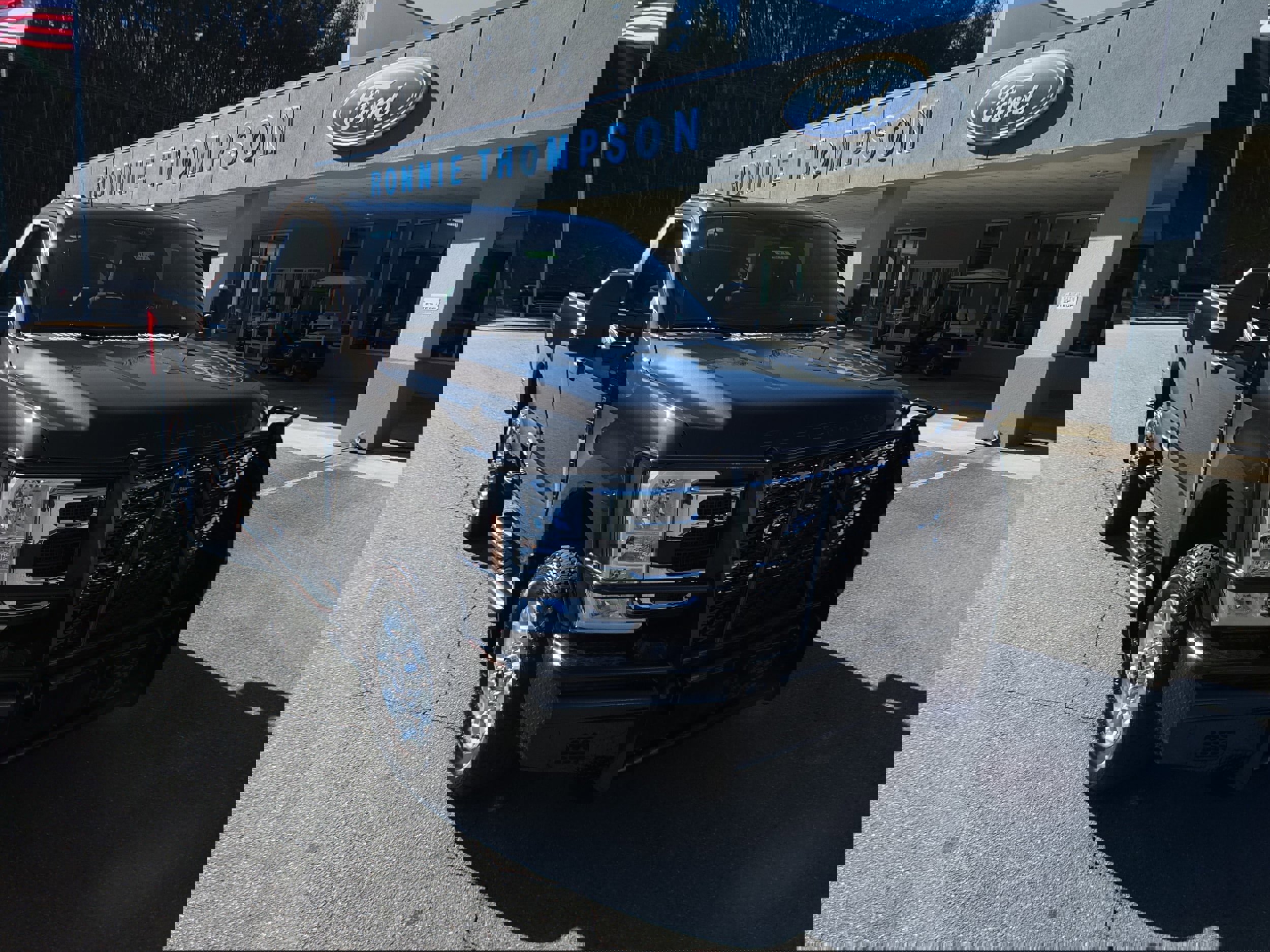 Used 2025 Ford F350 XLT image 1