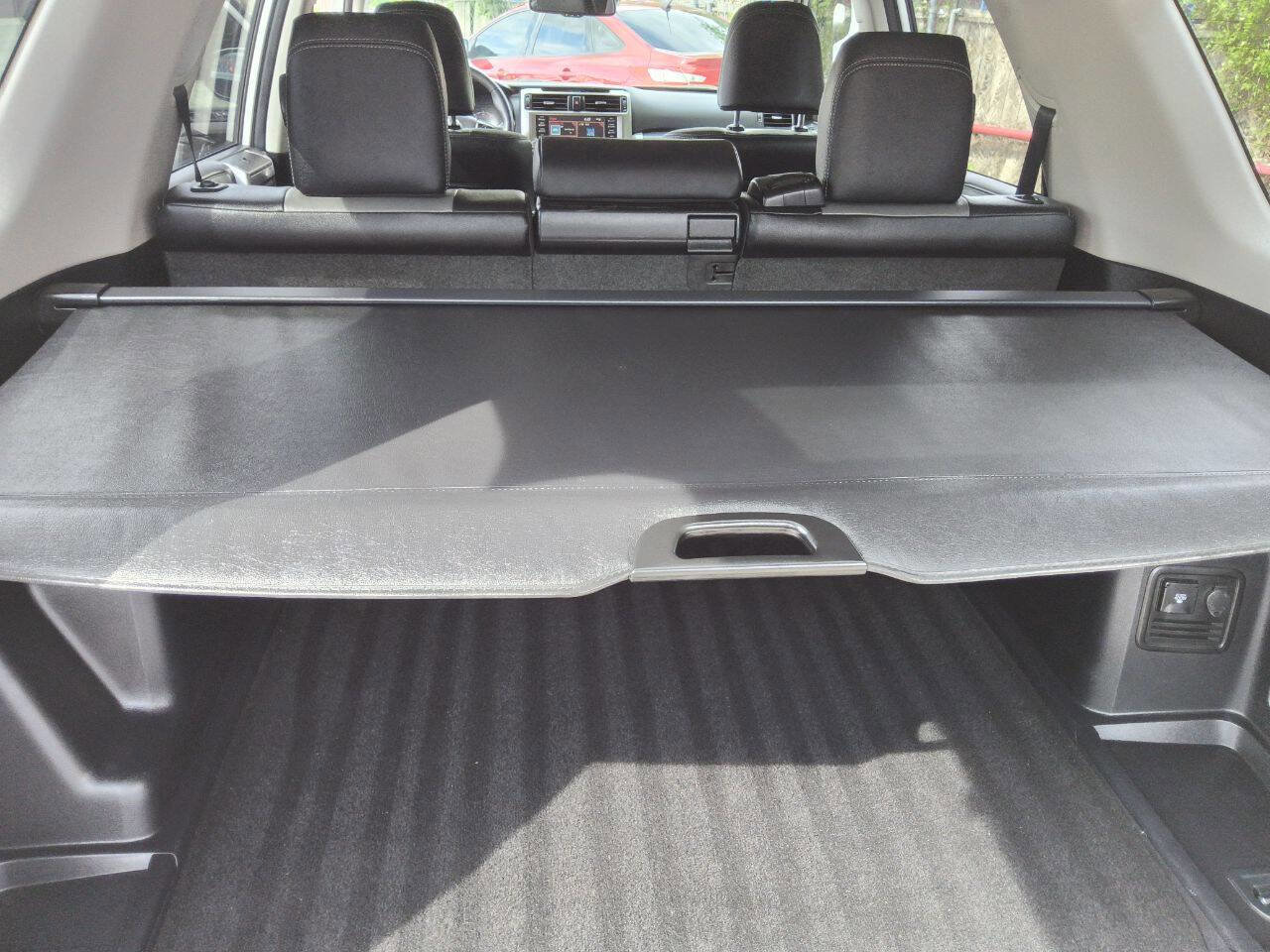 Used 2022 Toyota 4Runner SR5 Premium w/ Moonroof Package RWD image 23